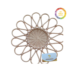 Alfombrilla de plato de ratán rústico, cargador de placa tejida para mesa y cocina - Product Image 1