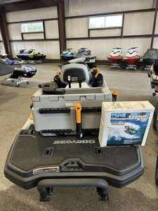 OFERTA ESPECIAL 2025 Sea-Doo FishPro Trophy 170 Moto Acuática de 2 Tiempos, 226-300HP, 3 Asientos, Aluminio - Product Image 2