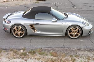 2022 718 Boxster Edición 25 Años ~5,000 Millas, Transmisión Manual de 6 Velocidades, 1 de 1,250 Modelos Edición 25 Años, Motor 4.0 Litros Flat-6 - Product Image 3