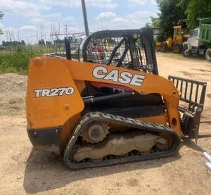 2017 Case TR270 Skid Steer Loader - Compact, économe en carburant et polyvalent - Product Image 1