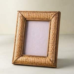 Cadre photo artisanal en rotin naturel écologique très demandé, avec articles de décoration intérieure - Product Image 5