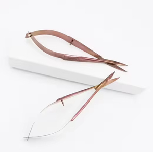 Ciseaux à ressort de haute précision avec conception d'ouverture automatique pour des tâches de toilettage et de coupe sans effort - Product Image 3