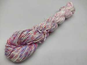 Vente en gros d'anneau écologique 27 29D 4A fil à tricoter en soie brute blanche Bojay Offre Spéciale à tricoter à la main pour broderie teint - Product Image 4