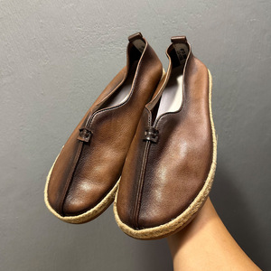 Chaussures Derby en cuir pleine fleur pour homme, chaussures habillées formelles pour affaires, semelle antidérapante pour le travail et les soirées. - Product Image 1