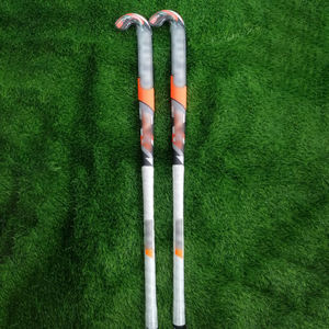 Bâtons de hockey en fibre de carbone légers personnalisés, haute qualité et designs personnalisés pour les équipes - Product Image 6