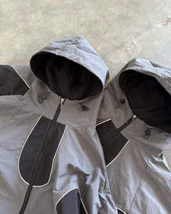 Survêtement en polyester pour hommes Tissu respirant Séchage rapide Confortable Coupe OEM ODM Direct usine Vente en gros Vêtements de sport personnalisés - Product Image 4