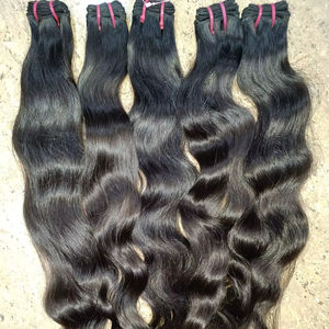 100% extensions de cheveux humains vierges indiens Remy cheveux ondulés non traités - Product Image 1