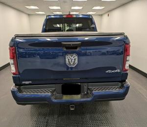 Impressionnant RAM 1500 Tradesman Crew Cab 4WD 2024 d'occasion en parfait état avec faible kilométrage en stock, proposé à un prix incroyable - Product Image 2