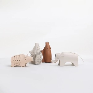 Vase blanc rond à double poignée latérale pour un décor élégant avec un long affichage d'événement parfait pour les mariages et le style de la maison - Product Image 2