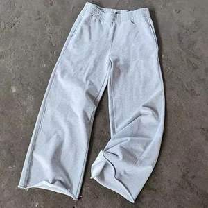 Pantalons de survêtement unisexes en coton lourd surdimensionnés Pantalons de survêtement larges à jambes larges de couleur unie personnalisés pour hommes - Product Image 4