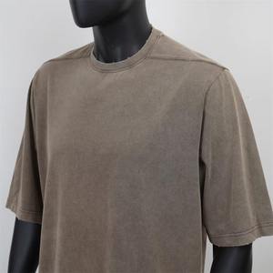 Tissu en jersey de coton personnalisé pour hommes T-shirt surdimensionné Gsm à manches courtes et col rond délavé Vintage Détresse Poids lourd pour hommes - Product Image 3