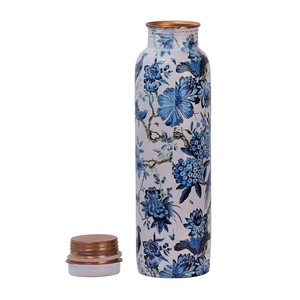 Bouteille d'eau en cuivre imprimée de conception florale blanche pour la conception écologique et durable ayurvédique de preuve de fuite de prestations de santé - Product Image 6