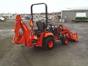 Tracteur de jardin Kubota LA34 4x4 abordable avec chargeur frontal et pelle arrière, tracteur multifonctionnel à roues de 25 CV - Product Image 5