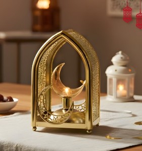 Lanterne en forme de croissant de lune en métal finition or avec des découpes complexes, lumière douce de bougie, élégante décoration de maison pour le Ramadan et l'Aïd, cadeau - Product Image 4