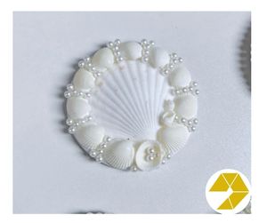 Coquillages polis raffinés du Vietnam Mini miroir compact en coquillage Charme de plage Décor côtier portable Offre exclusive Miroir en coquillage - Product Image 3