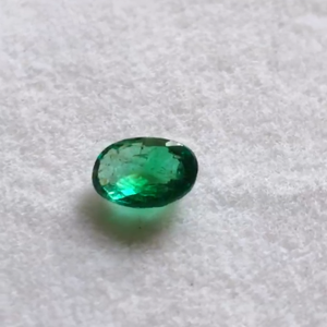 Piedra preciosa suelta de Esmeralda natural de calidad AAA con excelente brillo y hermoso corte para la fabricación de joyas de color verde - Product Image 3