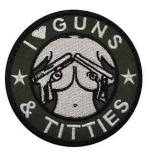 Insignes de broderie à la main fabriqués de qualité supérieure pour uniformes vestimentaires et présentation de mode personnalisée - Product Image 1