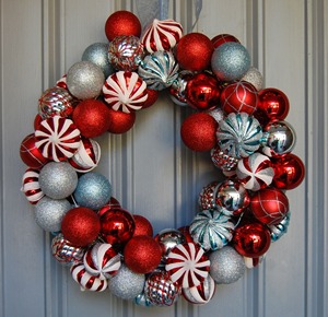 Christmas Round Metal <b>Wreath</b> Wall Hanging Handcrafted <b>Door</b> Decor <b>for</b> Home Indoor Outdoor Use Holiday Decoration Piece - Product Image 1
