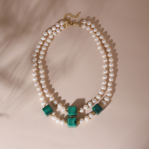 Collier de perles double couche de style vintage, forme carrée, avec malachite et perles d'eau douce, idéal pour les soirées - Product Image 2