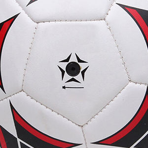 Ballon de football sur mesure le plus vendu Nouveau design avec logo personnalisé Optimal pour les vêtements de sport fabriqués à partir de matériaux durables - Product Image 5