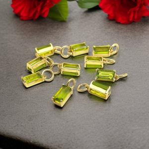 Pendentif en argent 925 plaqué or avec pierre précieuse péridot taille baguette, vente en gros |   Nouveautés en bijouterie - Product Image 6