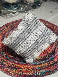 ปลอกหมอนอิงผ้าฝ้ายปักลายแบบแฮนด์เมดสุดหรูจากอินเดียนปลอกหมอนทรงสี่เหลี่ยมสีแดงตกแต่งบ้านใช้ในโรงแรมขายส่ง - Product Image 2