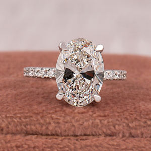 Anillo de diamante cultivado en laboratorio de oro macizo de 18 quilates, juego de pavé de Halo oculto, compromiso de corte ovalado de estilo clásico con certificado IGI, su regalo - Product Image 1