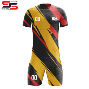Maillot de football en gros, uniforme, impression par transfert par sublimation sur matériau polyester pour les équipes de football - Product Image 1