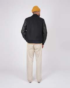 แจ็กเก็ตสีดำแบบพรีเมี่ยมสำหรับผู้ชายแจ็คเก็ตบอมเบอร์ทีมมหาวิทยาลัยสำหรับสตรีทแฟชั่นเสื้อแจ็คเก็ตสำหรับผู้ชาย - Product Image 4