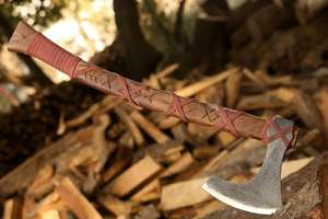 Hache viking en acier à haute teneur en carbone fabriquée à la main, manche en bois naturel, fourreau en cuir. Hache multifonctionnelle pour le camping, la survie en plein air, haute qualité - Product Image 4