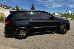 LISTO PARA CONDUCIR - USADO, VOLANTE A LA IZQUIERDA |   CONDUCCIÓN DERECHA |   Jeep Grand Cherokee Trackhawk 2020 con 29,000 millas - Product Image 2