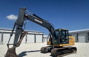 Excavatrices John Deere E330 d'occasion à bas prix avec moteur, pompe et boîte de vitesses - faible consommation de carburant - à vendre - Product Image 3