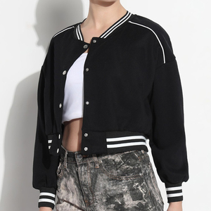 Veste universitaire courte pour femme avec logo personnalisé en gros, nouveau style, veste en cuir brodée tendance pour la saison extérieure - Product Image 1