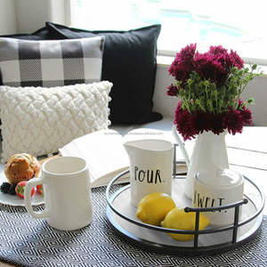 Plateau de service moderne en métal et marbre avec bordure enduite noire pour le service de restauration rapide d'hôtel et de restaurant - Product Image 3