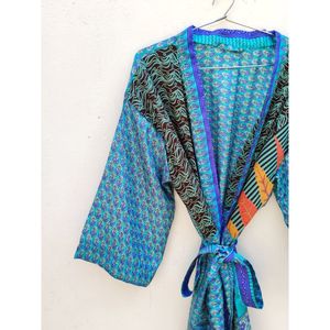 Robe Kimono en soie imprimée à la main pour femmes, style indien tendance pour les vêtements de nuit et la maison pour les vêtements de plage en gros - Product Image 5