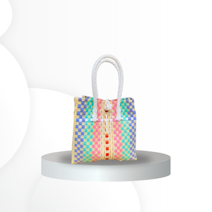 Bolso de mano de tejido suave hecho a mano para mujer, versátil plástico reciclado, accesorio de ropa Sembagi a todo color de moda - Product Image 1