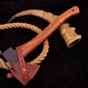 Hache en acier à haute teneur en carbone de qualité industrielle forgée à la main Travail du bois Camping et Bushcraft Hache Fourreau en cuir OEM personnalisé - Product Image 5