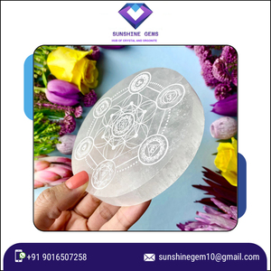 Plaque de chargement en sélénite en gros avec 7 sous-verres de nettoyage en cristal de conception de chakra et d'équilibrage de l'énergie pour la guérison spirituelle - Product Image 6