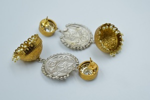 Pendiente Jhumki de diseñador elegante para mujer y niña, pendiente de latón antiguo estilo Jhumka - Product Image 2