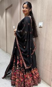 Dernier modèle de filet brodé Lehenga Choli pour vêtements ethniques traditionnels indiens pour mariage au meilleur prix de gros fournisseur - Product Image 4