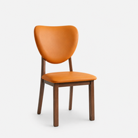 Chaise de salle à manger nordique en bois massif avec dossier capitonné en cuir, design moderne et minimaliste pour la maison, le restaurant et le salon