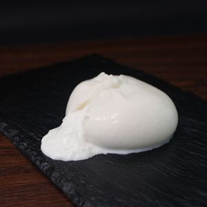 Fromage Burrata italien frais de haute qualité 50g, Burratina sans tête 4 pièces, plateau de 200g, produit laitier pour la vente au détail et la restauration - Product Image 5