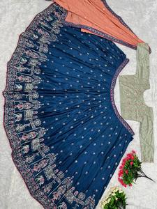 Lehenga Choli de mariée brodé de Chinon lourd le plus vendu avec Dupatta pour mariage et fête de fête Salwar Kameez - Product Image 5