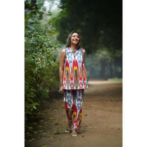 ชุดเซ็ต Ikat Love Fusion Coord - ชุดเข้าชุดผ้าเครปทรงหลวมสำหรับผู้หญิง ลายเรียบ คอปกเสื้อแบบไม่มีปก เสื้อผ้าสำหรับฤดูใบไม้ผลิ/ฤดูร้อน ไซส์ XS - Product Image 5