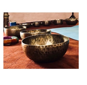 Cuenco de canto tibetano hecho a mano para práctica de Yoga, Mantra antiguo tallado para meditación y curación - Product Image 3
