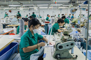 Aristino เสื้อผู้ชาย88% โพลีเอไมด์ผ้าสักหลาด12% สแปนเด็กซ์สีพื้นแขนสั้นแบบลำลองอัจฉริยะ - Product Image 6