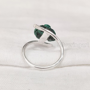 แหวนผู้หญิงประดับพลอยเทอร์ควอยซ์ธรรมชาติ แหวนเงินแท้ 925 ลายกากบาท ประดับพลอยดิบ สำหรับคนเกิดเดือนธันวาคม - Product Image 5