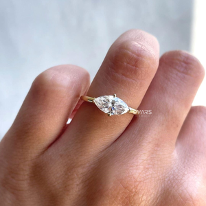 แหวนหมั้นทรงมาร์ควิสสามเม็ด ดีไซน์หรูหรา ประดับเพชรเลี้ยงในห้องปฏิบัติการ คุณภาพ VVS พร้อมใบรับรอง IGI เครื่องประดับชั้นดี สีขาวโรส - Product Image 2