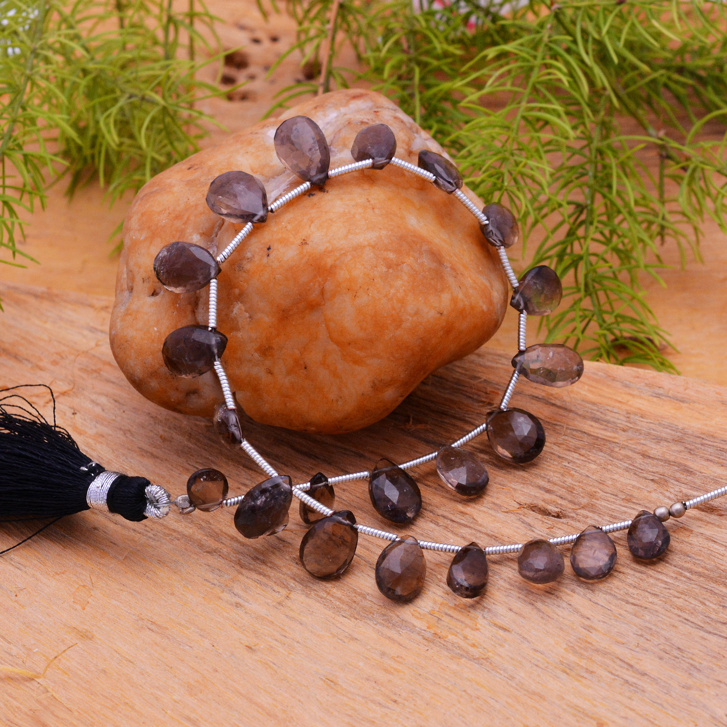 สีน้ำตาล