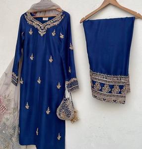 Heavy Collection Diseño elegante Nueva seda Chinon pura con secuencia bordada pesada Top de trabajo y pantalón con conjunto de traje Dupatta - Product Image 2